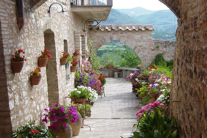 Spello: a journey through flowers, mosaics and ancient Roman ruins - Key things to know before you go