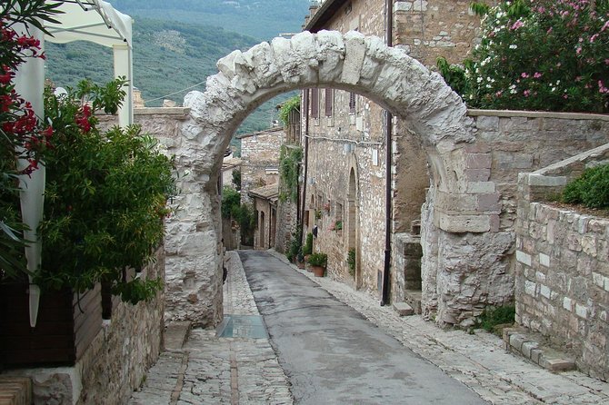 Spello: a journey through flowers, mosaics and ancient Roman ruins - Price and value: what you’re paying for and what you’re not