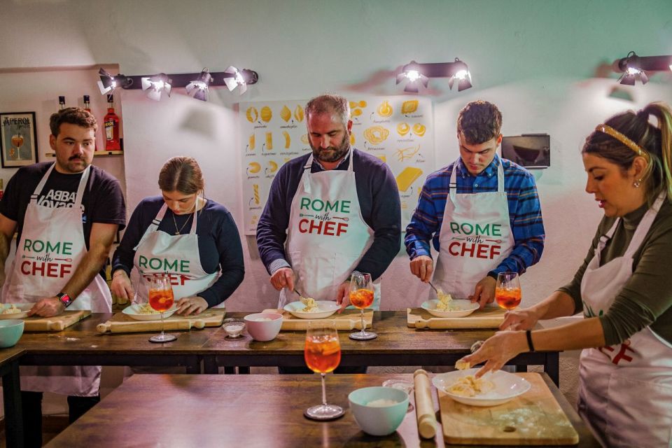 Spritz and Spaghetti Traditional Cooking Class in Rome - The vegetarian option: cacio e pepe with Roman-style know-how