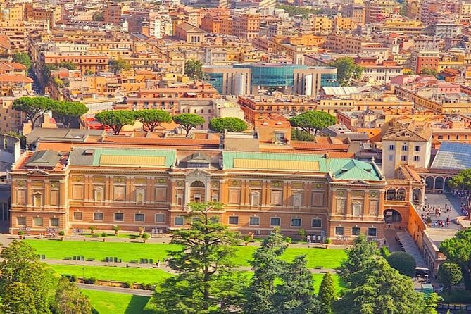 St. Peter's Basilica and Papal Grottoes Guided Tour - Inside St. Peter’s Basilica: gold ceilings, marble floors, and the must-see stops