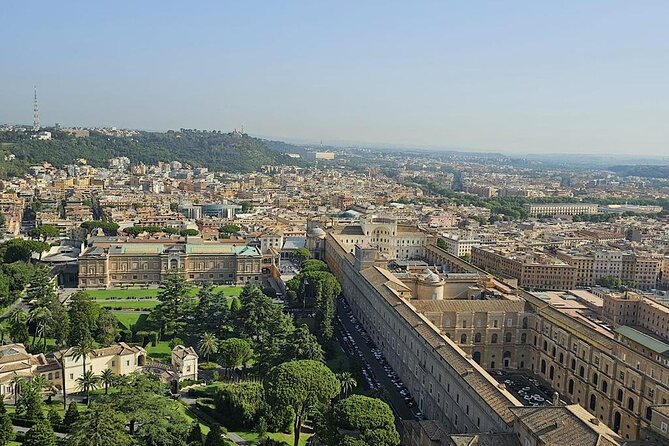 St. Peter's Basilica and Papal Grottoes Guided Tour - Headsets and group size: staying together without missing the story