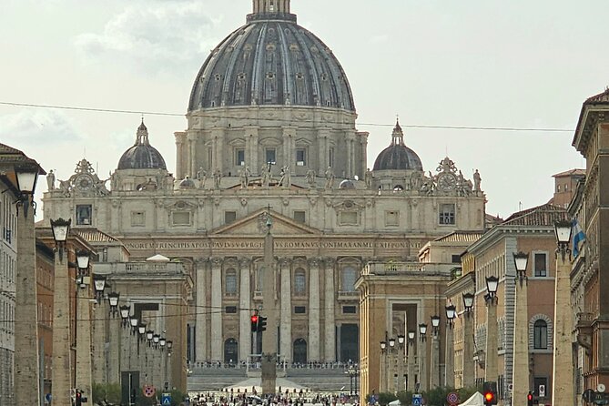 St. Peter's Basilica & Dome Tour with Professional Art Historian - The art historian difference: how you avoid getting lost in the wow