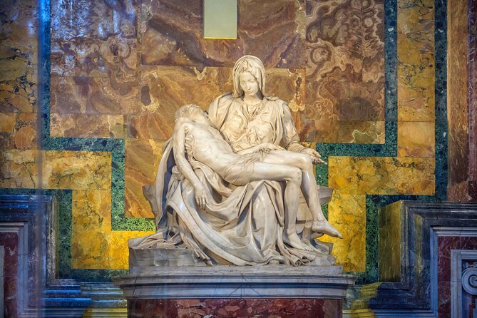 St. Peters Square & Basilica Vatican Walking Tour with Audioguide - Stop 1: St. Peter’s Square in about 20 minutes—what to notice first