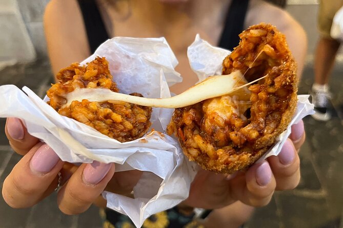 Street food and pasta in Rome - Piazza Trilussa start: a smooth entry point