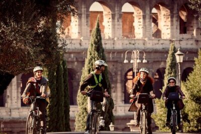 Taste of Rome with quality Cannondale E-Bike - Piazza del Colosseo: your Colosseum view in the first 10 minutes