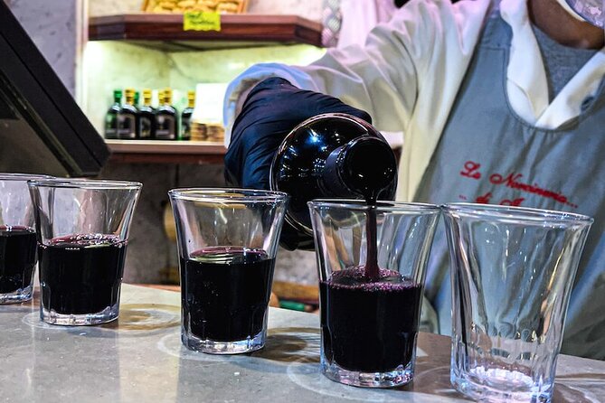 Tastes of Trastevere: Pasta, Gelato & Roman Delights Food Tour - Entering Trastevere by foot: an evening route that helps you not get lost