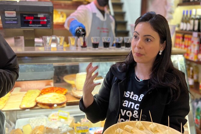 Tastes of Trastevere: Pasta, Gelato & Roman Delights Food Tour - Stop 3: Alice Pizza Trastevere for Roman pizza al taglio