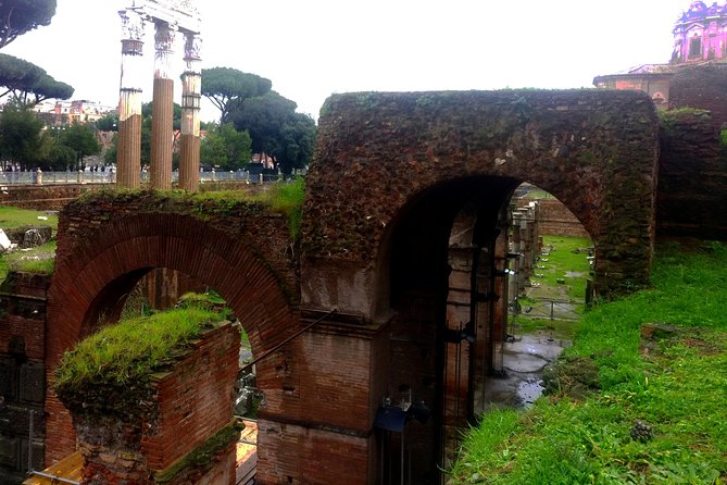The last day of Julius Caesar: from the glory to the Ides of March - Curia Julia: the Senate House and the feeling of disruption