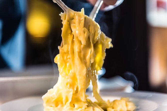 The Original Fettuccine Alfredo Experiences in Roma - What happens at the table: tableside Alfredo, big portions, and VIP-room energy