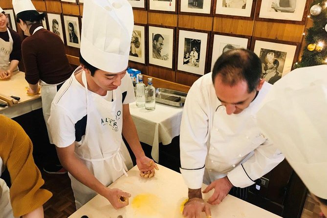 The Original Fettuccine Alfredo Experiences in Roma - Small-group setup: why it feels intimate, and when it can disappoint