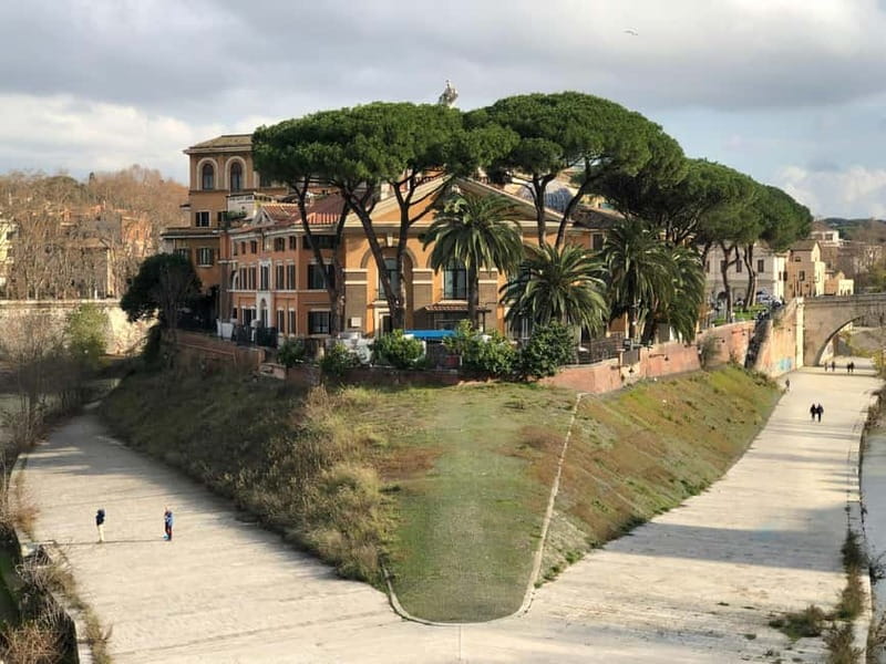 Tiber Island and Ghetto - Entering Rome Through Tiber Island’s Healing Past