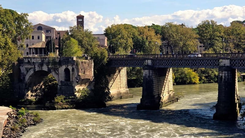 Tiber Island and Ghetto - Tiber Island Walk: Basilica of Saint Bartholomew and Ponte Fabricio