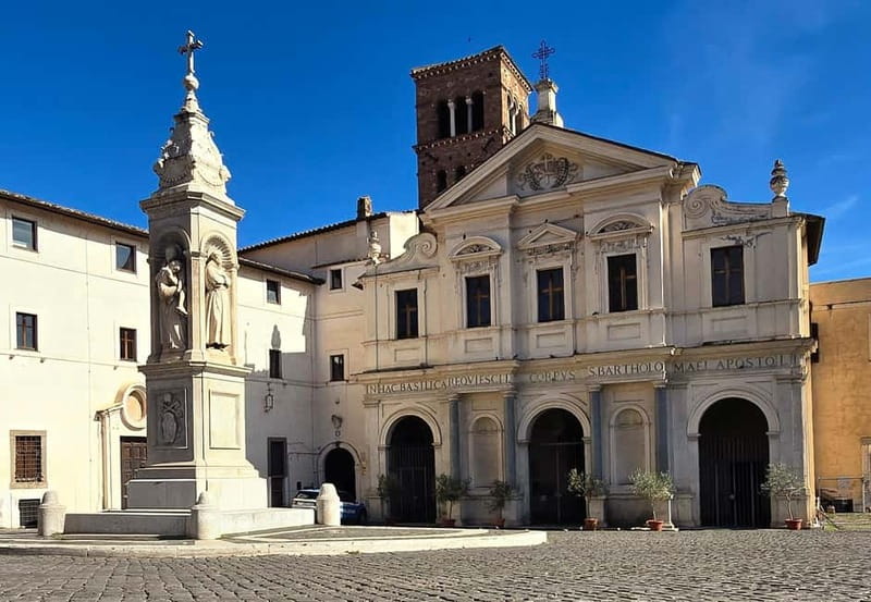 Tiber Island and Ghetto - The Meeting Point by the Obelisk: Get Your Bearings Fast