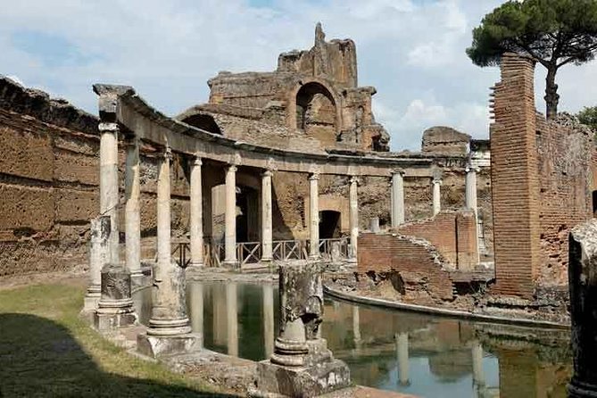 Tivoli Gardens and Hadrian's Villa full day guided tour - What private guidance really changes at both sites
