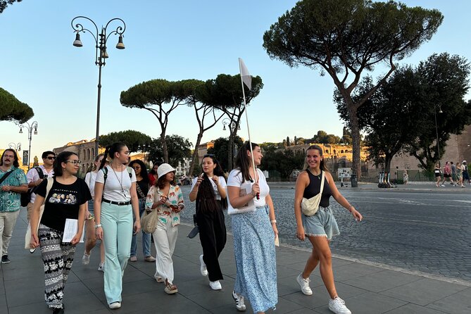 Top Rome Attractions and Hidden Gems Walking Tour - Palazzo di Venezia: From Power to Museum Rooms