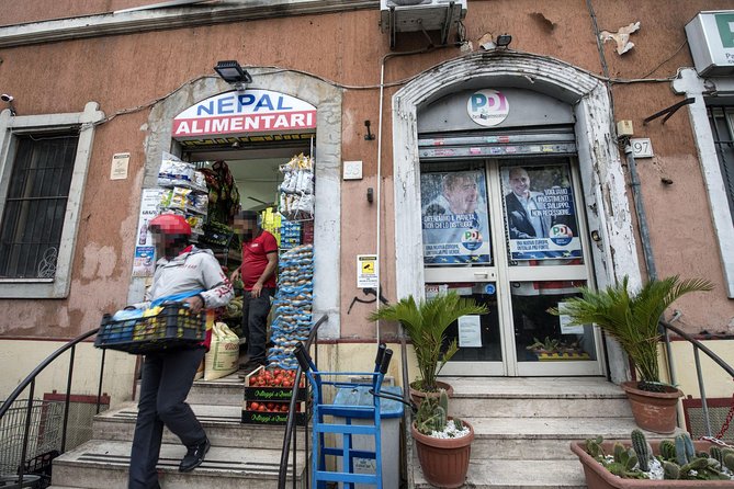 Torpignattara Photo Tour: melting pot, street art and politics - Walking the murals: when wall art becomes a photo assignment