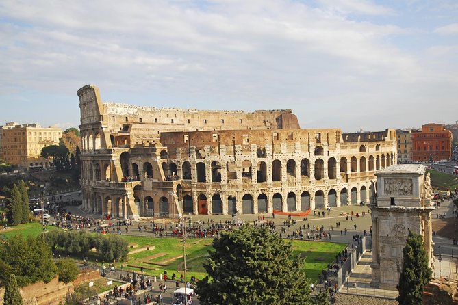 Tour in Rome, full day - St. Peter’s Basilica: The Colonnade, Pietà, and the Best Photo Angles