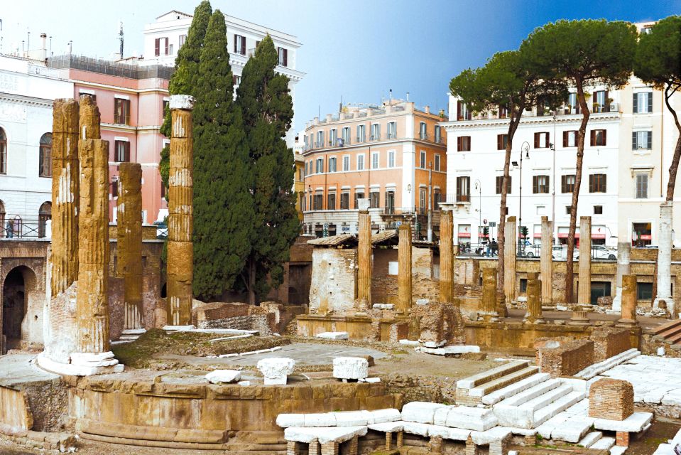 Tour of Rome in Golf Cart: Ancient Rome - Largo di Torre Argentina and Piazza Venezia: Start in the Layers