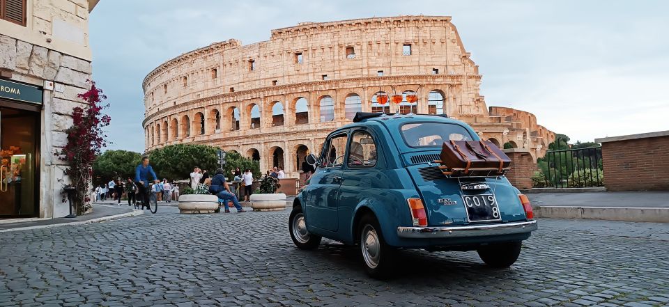 Tour of Rome on board a Vintage Fiat 500 - The first stops: Colosseum and Pantheon without the marathon