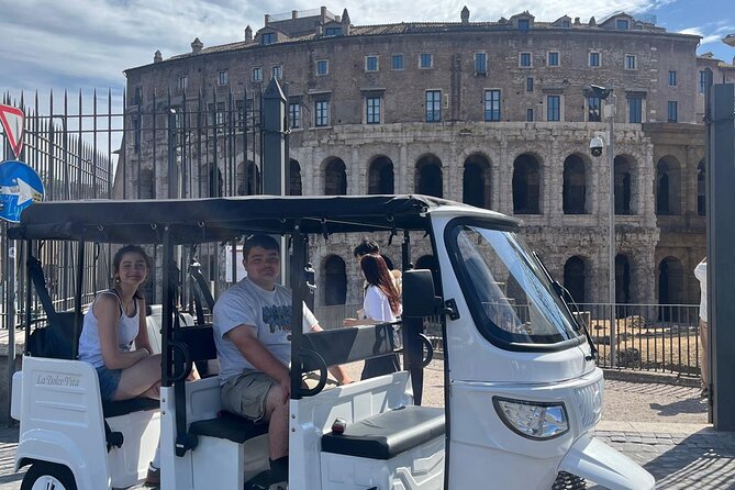 Tour privato di 3 ore al centro di Roma con un E-Tuk elettrico - Antico Ghetto Ebraico: learning through streets, not only stones