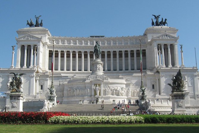 Transfer Fiumicino Fco Airport to Civitavecchia Port with 3 hours Rome Tour - Colosseum and Roman Forum Stop: Make the 30 Minutes Count