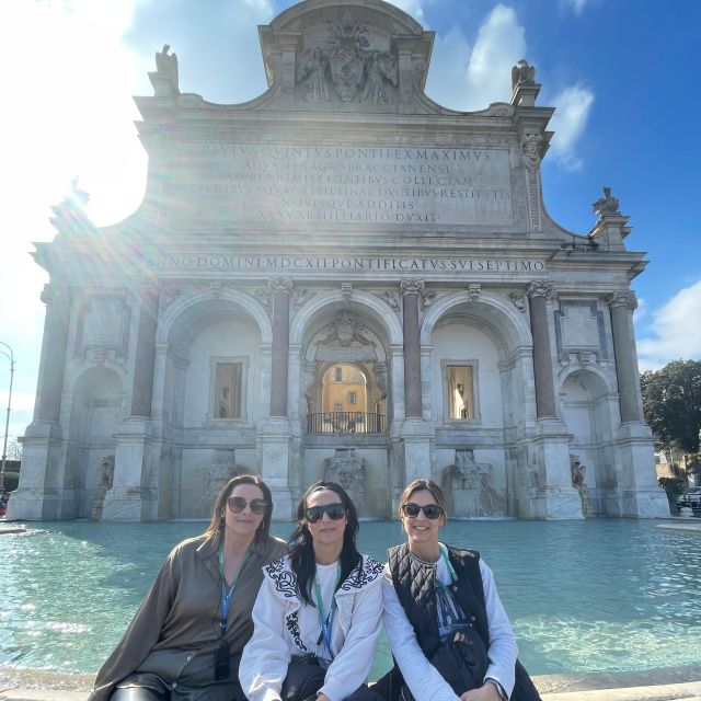 Trastevere and the best view of Rome - Fontana dell’Acqua Paola: a stop made for photos and stories