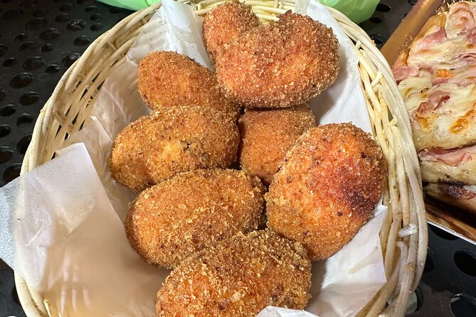 Trastevere Guided Walking Street Food Tour in Rome - Trastevere Street Food and Tiber Island History in One Walk