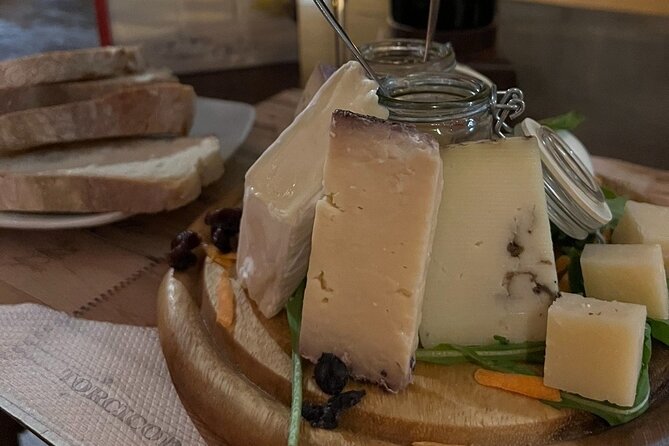 Trastevere Like a Local Food Tour with 7+ Food Tastings & Wines - The Wine and Aperitivo Reality Check