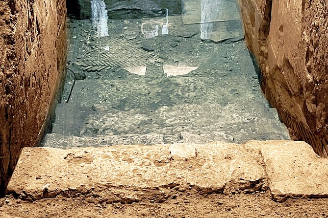 Trevi Fountain Underground Guided Tour Small group - Trevi Fountain Underground: What you’re actually seeing