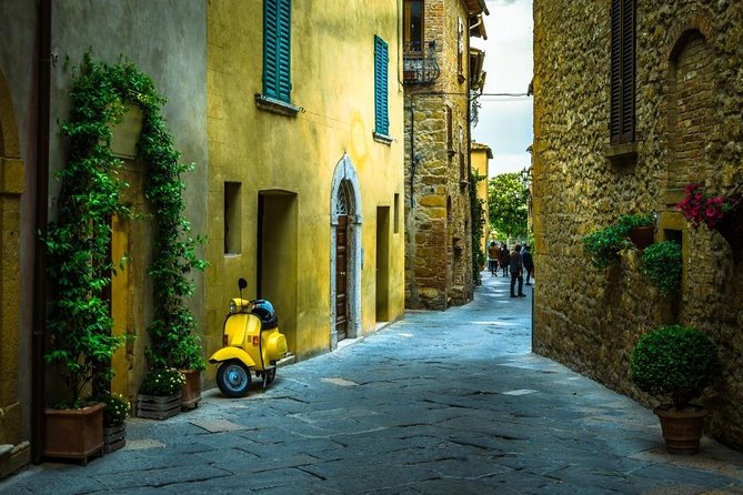 Tuscany Countryside including Wine Tasting & Lunch - Private Day Trip from Rome - San Gimignano at the end: towers, UNESCO vibes, and how to use 1 hour 15 minutes