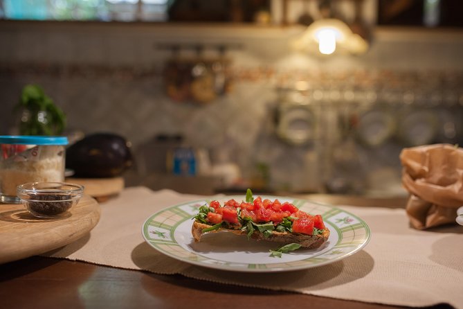 Typical Dining & Cooking Demo at Local's Home in Rome - The Roman gastronomy class: how locals structure a meal