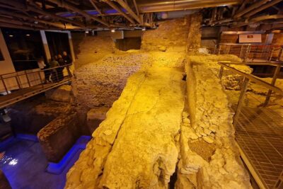 Underground of Trevi Fountain, Spanish Steps PRIVATE TOUR - Under Trevi: the City of Water (Vicus Caprarius) underground walk