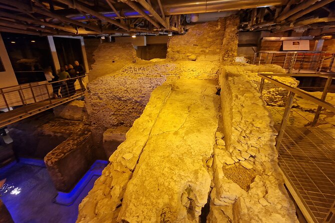 Underground of Trevi Fountain, Spanish Steps PRIVATE TOUR - Under Trevi: the City of Water (Vicus Caprarius) underground walk