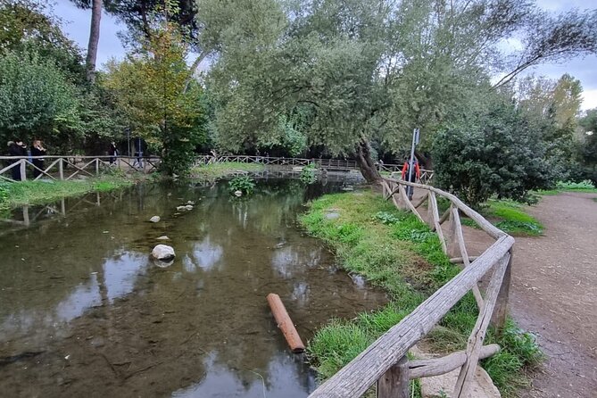 Urban Hike to the Aqueduct Park in Rome - Parco degli Acquedotti and Appia Antica views