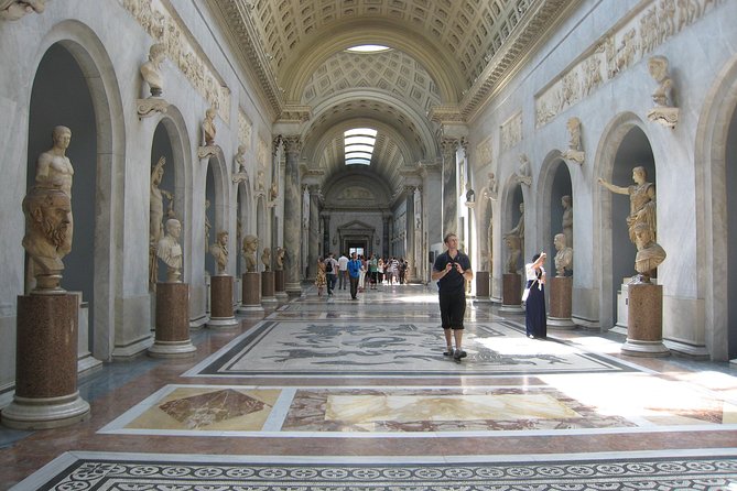 Vatican and Sistine Chapel Afternoon tour - Guides, headsets, and group management: what made it better