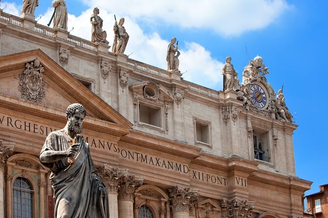 Vatican and Vatacombs Tour: Treasures of the Sistine Chapel - St. Peter’s Basilica: the biggest church moment, guided