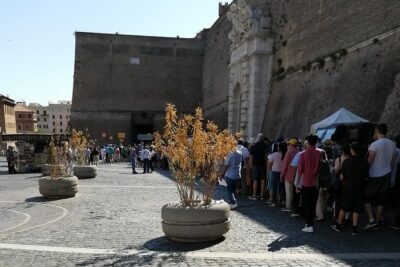 Vatican City Guided Tour With Less Crowd Than Regular Hours - Skip-the-line tickets: what they really buy you