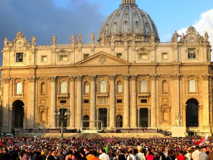 Vatican City: Papal Audience with Guide - Sanpietrino Caffè Meeting Point: Find the Red Flag