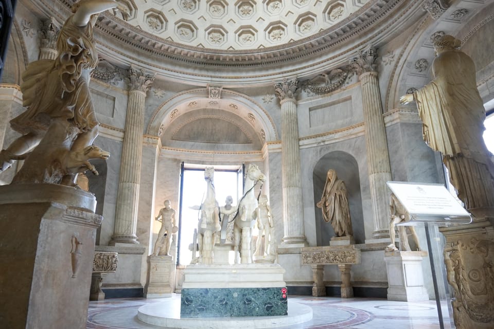 Vatican Museums and Sistine Chapel Entry Ticket - Vatican Courtyard and the early galleries: setting the mood