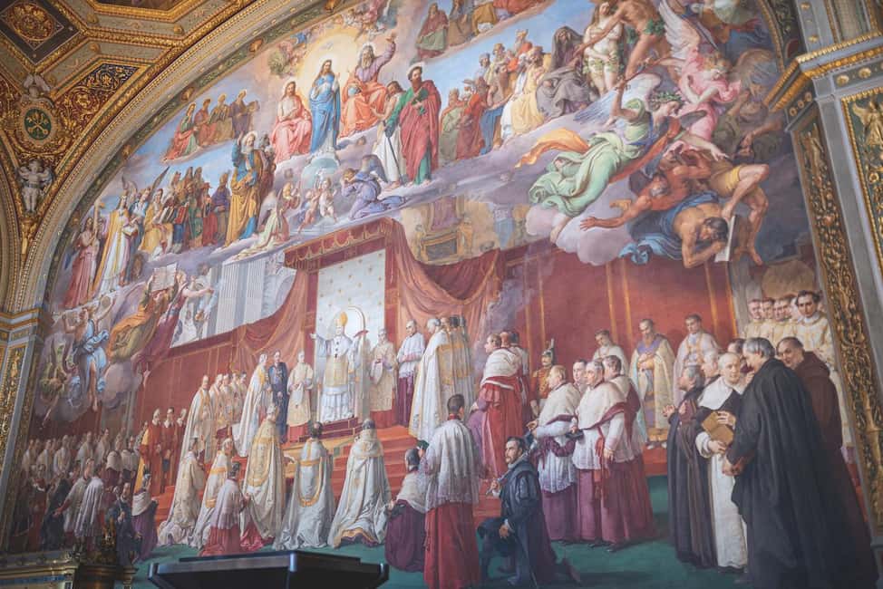 Vatican Museums and Sistine Chapel Tour with Basilica Access - When the Sistine Chapel closes: the Raphael Rooms backup plan