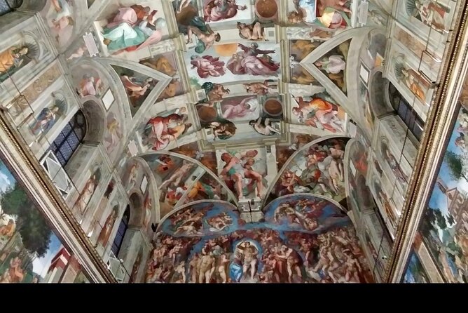 Vatican Museums and Sistine Chapel Tour with official Local Guide - Headsets and the VIP group size (max 20): easier listening, smoother pacing