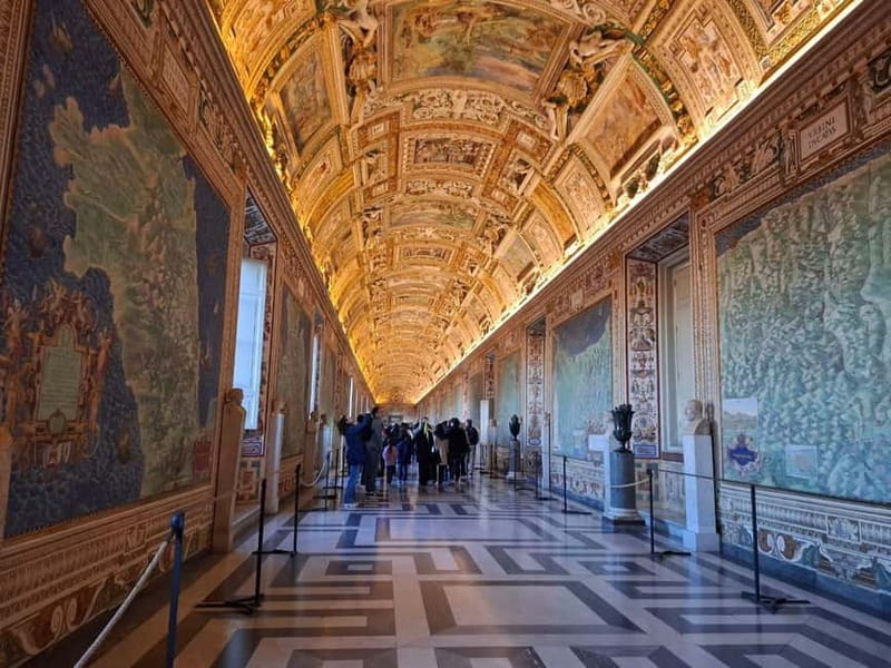 Vatican Museums, Sistine Chapel & Basilica - Raphael Rooms and Borgia Apartments: When the Vatican Shows Its Political Brain