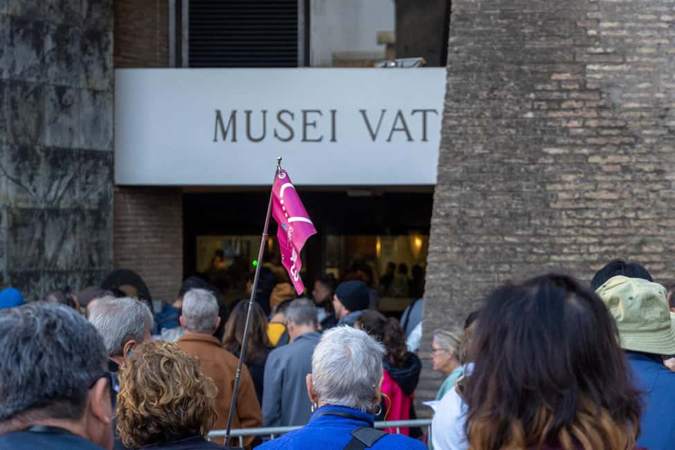 Vatican Museums & Sistine Chapel Skip-the-Ticket-Line Tour - Cortile del Belvedere: your “I get it now” starting point