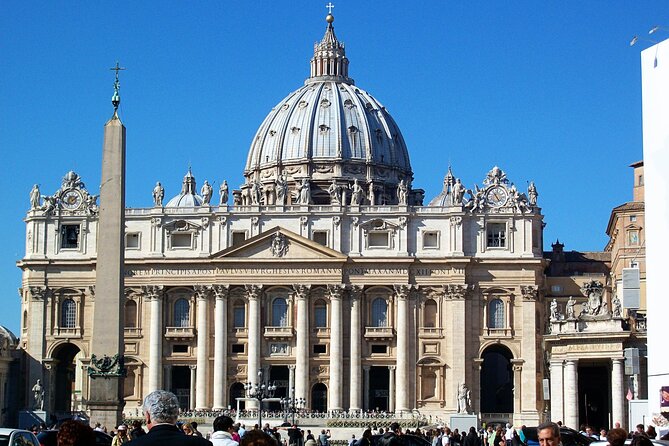 Vatican Museums: Sistine Chapel, St Peter's Basilica Express Tour - Sistine Chapel: how to make the most of an hour