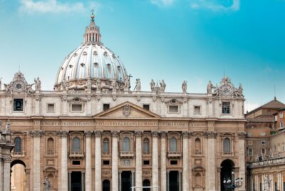 Vatican Museums, Sistine Chapel & St Peter's Basilica Tour - Courtyard of the Pigna: a quick reset before the art blitz
