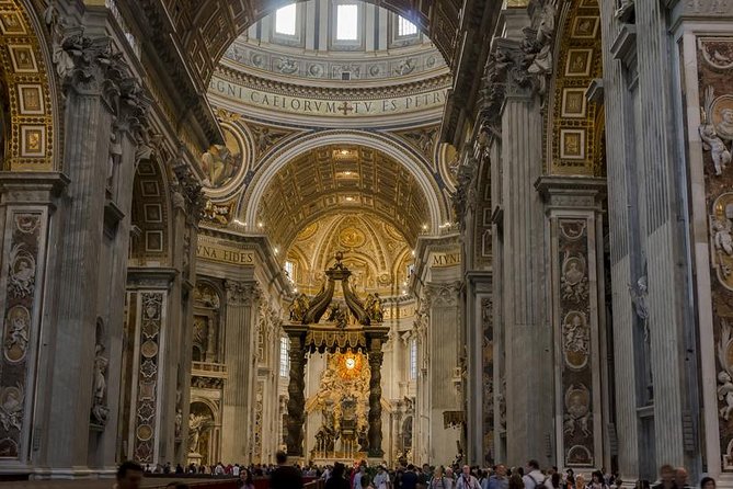 Vatican Museums & Sistine Chapel Tour - Small Group Max 10ppl - Raphael rooms and the Vatican’s visual tricks
