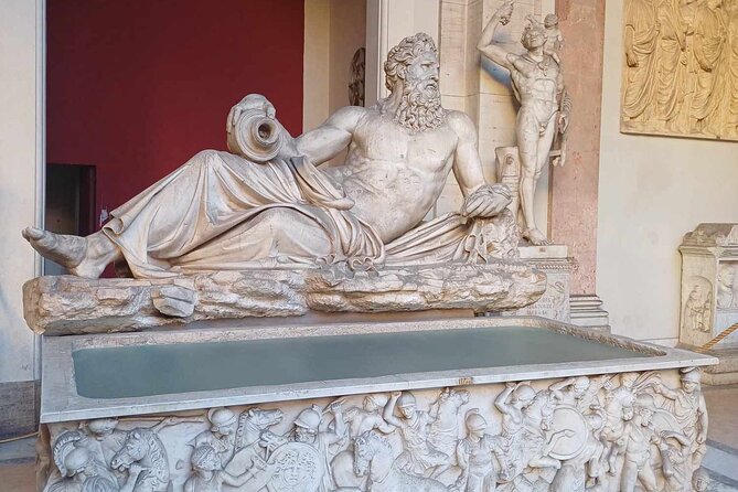 Vatican Museums, Sistine Chapel Walking Tour and Basilica Access - St. Peter’s Basilica access: the fun bonus when the Vatican allows it