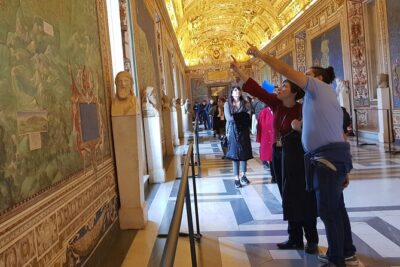 Vatican Museums Small Group Tour with St. Peter's Basilica Access - Vatican Museums: from Pinecone Courtyard to Laocoön