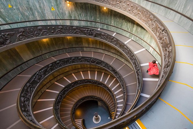 Vatican VIP Early Entrance 8:00 AM - Walking, stairs, and crowd math: the real VIP expectation