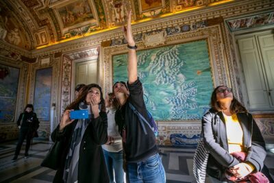 Vatican Wheelchair Accessible Museums and Sistine Chapel Tour - Raphael’s Rooms: where the tour’s payoff often is